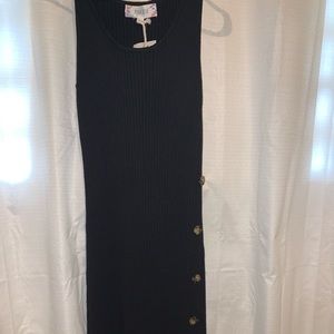 Pink rose black dress with slit and buttons